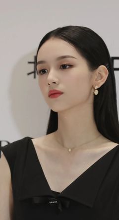 管家婆三期内必开一期_: 牵动人心的表现，隐藏着思考的深意吗？